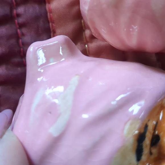 Vintage salt and pepper shakers. - Picture 7 of 9